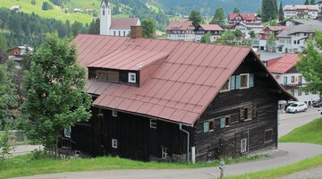 Altes Gemeindehaus von der Oberseitestraße gesehen